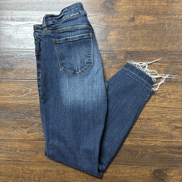 Cumina women’s jeans size 28 dark wash - Picture 3 of 4